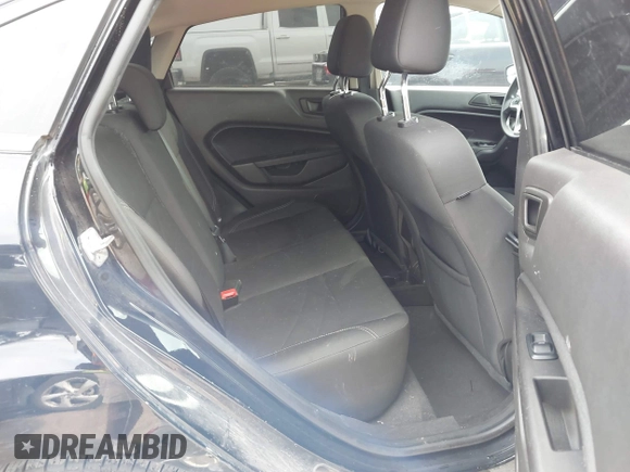2019 Ford Fiesta SE z VIN 3FADP4BJ7KM158142, wystawiony jako IAAI lot #41510806 z przebiegiem 55 315 mil mil oraz . Historia ofert i sprzedaży dostępna na DreamBid. Obrazek 8.