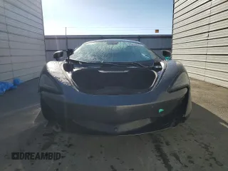 2017 McLaren 570S z VIN SBM13DAA0HW002700, wystawiony jako Copart lot #72814524 z przebiegiem Nie podano mil oraz Szkody całkowita. Historia ofert i sprzedaży dostępna na DreamBid. Obrazek 5.