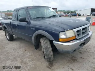 1999 Ford Ranger XLT with VIN 1FTZR15X4XPB33404, listed as a IAAI auction lot 41894486 with 371,102 mi miles. Bid and sale history available at carsss.com. Image 1.