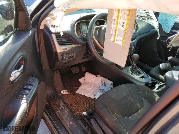 2015 Jeep Cherokee Latitude with VIN 1C4PJMCSXFW787688, listed as a Copart auction lot 46756075 with 145,000 mi miles and Salvage Title. Bid and sale history available at carsss.com. Image 8.