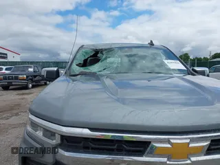 2025 Chevrolet Silverado 1500 LT z VIN 1GCUKDED0SZ216878, wystawiony jako IAAI lot #42435820 z przebiegiem 4 448 mil mil oraz . Historia ofert i sprzedaży dostępna na DreamBid. Obrazek 6.