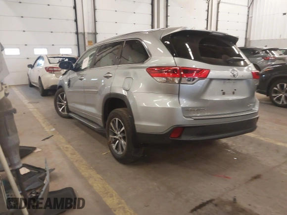 2017 Toyota Highlander XLE with VIN 5TDJZRFH2HS388353, listed as a IAAI auction lot 42138913 with 41,107 mi miles and . Bid and sale history available at DreamBid. Image 3.