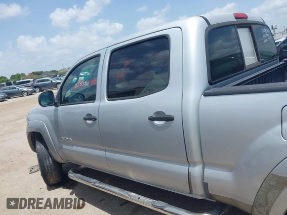 2006 Toyota Tacoma PreRunner z VIN 3TMKU72N76M008066, wystawiony jako IAAI lot #42692603 z przebiegiem 208 065 mil mil oraz . Historia ofert i sprzedaży dostępna na DreamBid. Obrazek 14.