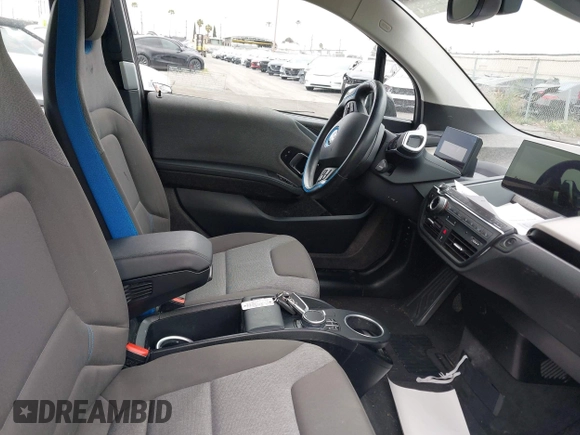 2019 BMW i3 z VIN WBY8P4C58K7D43809, wystawiony jako IAAI lot #42188630 z przebiegiem 52 745 mil mil oraz . Historia ofert i sprzedaży dostępna na DreamBid. Obrazek 5.