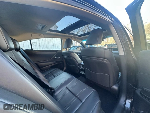 2019 Lexus ES 350 with VIN JTHBZ1B16K2003291, listed as a Copart auction lot 51746915 with 37,347 mi miles and Clean Title. Bid and sale history available at DreamBid. Image 9.