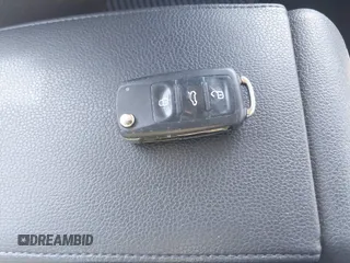 2015 Volkswagen Jetta SE с VIN 3VWD17AJ4FM323906, выставлен на аукционе IAAI как лот 42543996 с пробегом 88 382 миль миль и . История ставок и продаж доступна на DreamBid. Изображение 11.
