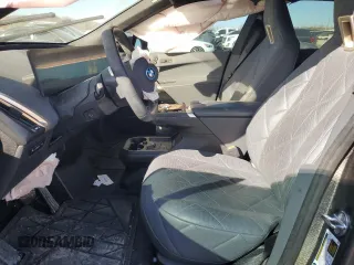 2023 BMW iX M60 z VIN WB533CF00PCM07995, wystawiony jako Copart lot #46043845 z przebiegiem Nie podano mil oraz Szkoda całkowita • Salvage title. Historia ofert i sprzedaży dostępna na DreamBid. Obrazek 7.