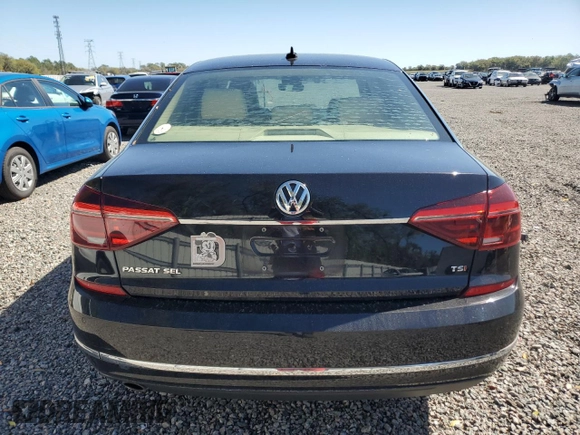 2017 Volkswagen Passat SEL Premium z VIN 1VWCT7A32HC077806, wystawiony jako Copart lot #47272815 z przebiegiem 127 040 mil mil oraz Szkoda całkowita • Salvage title. Historia ofert i sprzedaży dostępna na DreamBid. Obrazek 6.