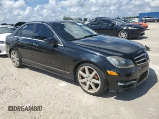 2014 Mercedes-Benz C 250 Sport с VIN WDDGF4HB1ER306501, выставлен на аукционе Copart как лот 73773934 с пробегом Не указан миль и Списание • Salvage title. История ставок и продаж доступна на DreamBid. Изображение 4.