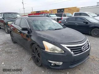2013 Nissan Altima 3.5 SL with VIN 1N4BL3AP6DN437450, listed as a IAAI auction lot 41756480 with 251,502 mi miles. Bid and sale history available at carsss.com. Image 1.