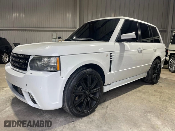 2011 Land Rover Range Rover SC z VIN SALMF1E46BA357805, wystawiony jako Copart lot #45029615 z przebiegiem 120 381 mil mil oraz Czysty tytuł • Clean title. Historia ofert i sprzedaży dostępna na DreamBid. Obrazek 2.