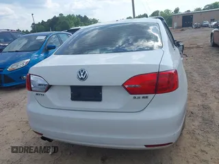 2011 Volkswagen Jetta SE with VIN 3VWDX7AJ9BM352889, listed as a IAAI auction lot 42276273 with Not provided miles and . Bid and sale history available at DreamBid. Image 15.