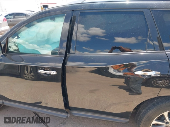 2015 Nissan Pathfinder SV with VIN 5N1AR2MNXFC660187, listed as a IAAI auction lot 42612648 with 136,873 mi miles and . Bid and sale history available at DreamBid. Image 14.