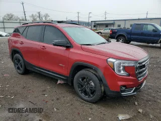 2024 GMC Terrain AT4 z VIN 3GKALYEG4RL219435, wystawiony jako Copart lot #54608085 z przebiegiem 59 572 mil mil oraz Szkoda całkowita • Salvage title. Historia ofert i sprzedaży dostępna na DreamBid. Obrazek 4.