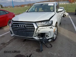 2017 Audi Q7 Premium Plus with VIN WA1LAAF78HD041060, listed as a IAAI auction lot 40892654 with 172,005 mi miles and . Bid and sale history available at DreamBid. Image 6.
