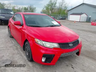 2012 Kia Forte SX z VIN KNAFW6A39C5623562, wystawiony jako IAAI lot #42171852 z przebiegiem 222 383 mil mil oraz . Historia ofert i sprzedaży dostępna na DreamBid. Obrazek 1.
