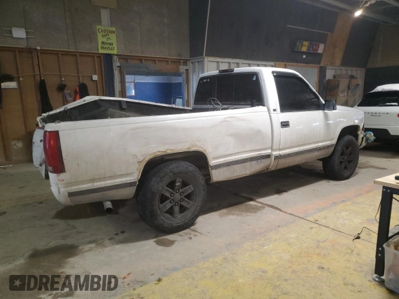 1998 Chevrolet Silverado 1500 with VIN 1GCEK14R7WZ176742, listed as a Copart auction lot 88497035 with 224,223 mi miles and Salvage Title. Bid and sale history available at DreamBid. Image 3.