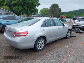 2011 Toyota Camry LE z VIN 4T1BF3EK6BU671814, wystawiony jako IAAI lot #42367753 z przebiegiem 182 728 mil mil oraz . Historia ofert i sprzedaży dostępna na DreamBid. Obrazek 4.