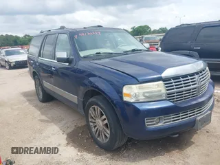 2007 Lincoln Navigator z VIN 5LMFU27557LJ03072, wystawiony jako IAAI lot #42132554 z przebiegiem 210 240 mil mil oraz . Historia ofert i sprzedaży dostępna na DreamBid. Obrazek 1.