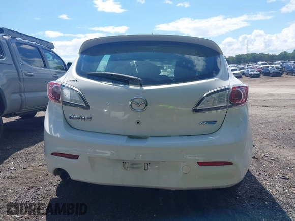 2012 Mazda 3 i Touring z VIN JM1BL1L74C1600792, wystawiony jako IAAI lot #42197953 z przebiegiem 139 930 mil mil oraz . Historia ofert i sprzedaży dostępna na DreamBid. Obrazek 17.