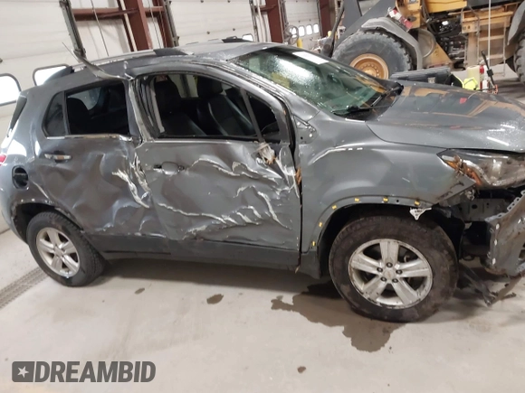 2019 Chevrolet Trax LT with VIN KL7CJPSB8KB937572, listed as a IAAI auction lot 42032722 with 103,132 mi miles. Bid and sale history available at carsss.com. Image 13.