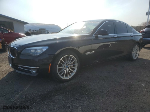 2013 BMW 7 Series 750i xDrive with VIN WBAYB6C52DD224129, listed as a Copart auction lot 52752605 with 122,275 mi miles and Clean Title. Bid and sale history available at carsss.com. Image 1.