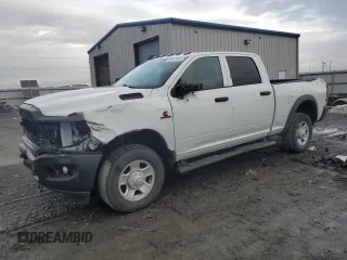 2023 Ram 2500 Tradesman z VIN 3C6UR5CL3PG582280, wystawiony jako Copart lot #45697725 z przebiegiem 47 133 mil mil oraz Szkoda całkowita • Salvage title. Historia ofert i sprzedaży dostępna na DreamBid. Obrazek 1.
