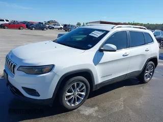 2021 Jeep Cherokee Altitude with VIN 1C4PJLLB5MD173828, listed as a IAAI auction lot 42234912 with 66,400 mi miles and . Bid and sale history available at DreamBid. Image 17.