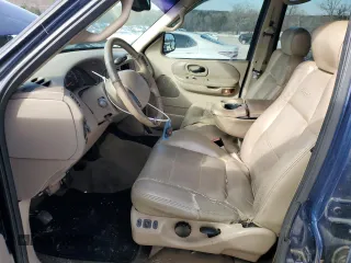 2002 Ford F-150 XLT with VIN 1FTRW07L52KA67609, listed as a Copart auction lot 87720715 with 177,615 mi miles and Salvage Title. Bid and sale history available at carsss.com. Image 7.