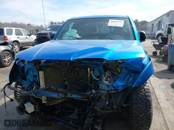 2011 Toyota Tacoma with VIN 5TFUU4EN1BX016557, listed as a IAAI auction lot 41836775 with 123,879 mi miles. Bid and sale history available at carsss.com. Image 12.