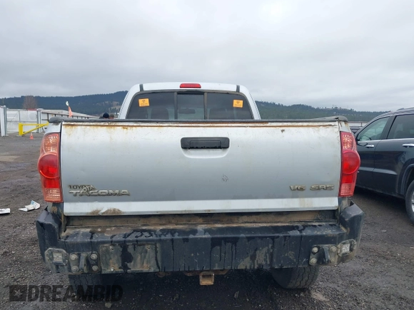 2006 Toyota Tacoma with VIN 5TEUU42N56Z216960, listed as a IAAI auction lot 41799319 with 260,116 mi miles. Bid and sale history available at carsss.com. Image 16.