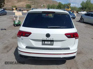 2023 Volkswagen Tiguan SE R-Line Black z VIN 3VVCB7AX3PM115373, wystawiony jako IAAI lot #42257944 z przebiegiem 22 316 mil mil oraz . Historia ofert i sprzedaży dostępna na DreamBid. Obrazek 16.