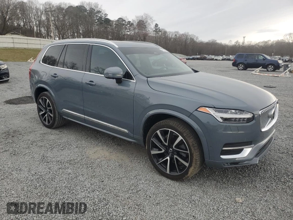 2023 Volvo XC90 Plus z VIN YV40621N9P1927309, wystawiony jako Copart lot #48553595 z przebiegiem 11 876 mil mil oraz Szkoda całkowita • Salvage title. Historia ofert i sprzedaży dostępna na DreamBid. Obrazek 4.