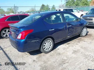 2019 Nissan Versa SV z VIN 3N1CN7APXKL859768, wystawiony jako IAAI lot #42120640 z przebiegiem 55 710 mil mil oraz . Historia ofert i sprzedaży dostępna na DreamBid. Obrazek 4.