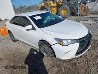 2015 Toyota Camry XLE with VIN 4T1BF1FK5FU945058, listed as a IAAI auction lot 41827105 with 78,011 mi miles. Bid and sale history available at carsss.com. Image 1.