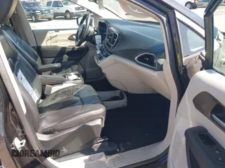 2018 Chrysler Pacifica Touring L z VIN 2C4RC1BG6JR253880, wystawiony jako IAAI lot #42115375 z przebiegiem 98 551 mil mil oraz . Historia ofert i sprzedaży dostępna na DreamBid. Obrazek 5.