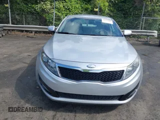 2013 Kia Optima LX z VIN 5XXGM4A72DG177062, wystawiony jako IAAI lot #42129883 z przebiegiem 144 097 mil mil oraz . Historia ofert i sprzedaży dostępna na DreamBid. Obrazek 12.