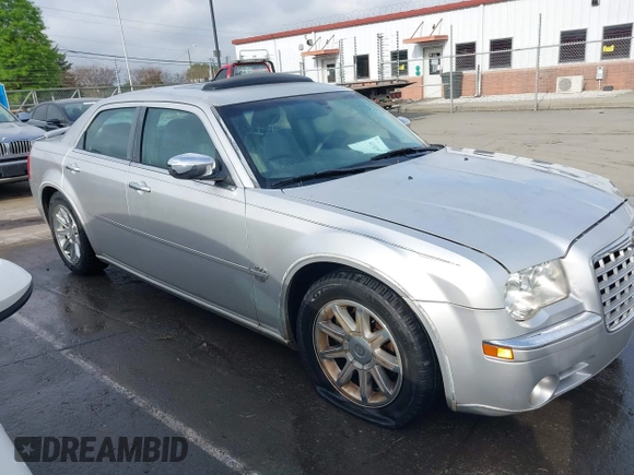 2006 Chrysler 300 C with VIN 2C3KA63H16H352507, listed as a IAAI auction lot 41926057 with 129,962 mi miles. Bid and sale history available at carsss.com. Image 13.