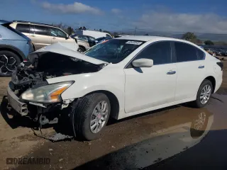 2015 Nissan Altima 2.5 with VIN 1N4AL3AP1FC423529, listed as a Copart auction lot 48433545 with 179,703 mi miles and Salvage Title. Bid and sale history available at carsss.com. Image 1.