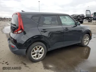 2020 Kia Soul S with VIN KNDJ23AU3L7014763, listed as a Copart auction lot 47980125 with 111,377 mi miles and Clean Title. Bid and sale history available at carsss.com. Image 3.