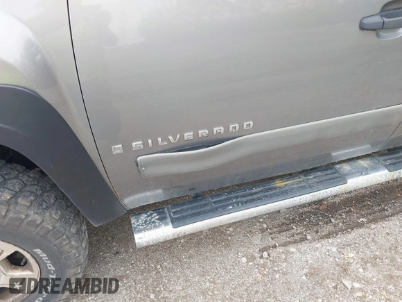 2007 Chevrolet Silverado 1500 LTZ with VIN 2GCEK13M471660691, listed as a IAAI auction lot 42152051 with 210,906 mi miles. Bid and sale history available at carsss.com. Image 17.