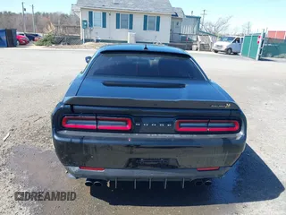 2022 Dodge Challenger R/T Scat Pack z VIN 2C3CDZFJ4NH256848, wystawiony jako IAAI lot #41850081 z przebiegiem 23 537 mil mil oraz . Historia ofert i sprzedaży dostępna na DreamBid. Obrazek 16.