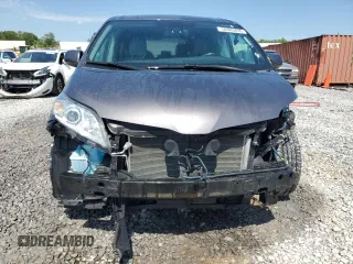 2019 Toyota Sienna XLE with VIN 5TDDZ3DC5KS222885, listed as a Copart auction lot 56983835 with 83,009 mi miles and Salvage title. Bid and sale history available at DreamBid. Image 5.