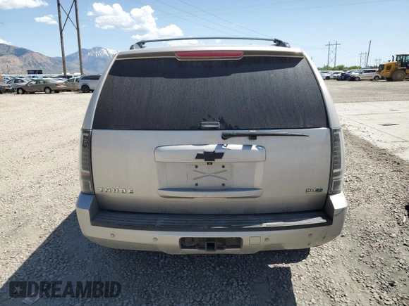 2008 Chevrolet Tahoe 3LT z VIN 1GNFK130X8R238460, wystawiony jako Copart lot #56520685 z przebiegiem 244 142 mil mil oraz Szkoda całkowita • Salvage title. Historia ofert i sprzedaży dostępna na DreamBid. Obrazek 6.