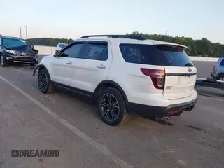 2013 Ford Explorer Sport z VIN 1FM5K8GT7DGB44569, wystawiony jako IAAI lot #40353201 z przebiegiem 146 860 mil mil oraz . Historia ofert i sprzedaży dostępna na DreamBid. Obrazek 3.