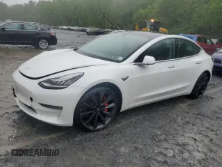 2020 Tesla Model 3 Performance z VIN 5YJ3E1EC9LF784594, wystawiony jako Copart lot #56179955 z przebiegiem 97 419 mil mil oraz Szkoda całkowita • Salvage title. Historia ofert i sprzedaży dostępna na DreamBid. Obrazek 1.