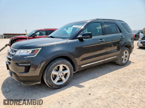2018 Ford Explorer XLT z VIN 1FM5K7D83JGA55572, wystawiony jako Copart lot #61213325 z przebiegiem 46 128 mil mil oraz Szkoda całkowita • Salvage title. Historia ofert i sprzedaży dostępna na DreamBid. Obrazek 1.