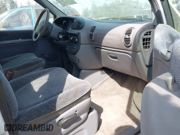 1996 Dodge Caravan SE with VIN 1B4GP44R8TB191926, listed as a IAAI auction lot 42028373 with 175,895 mi miles. Bid and sale history available at carsss.com. Image 5.