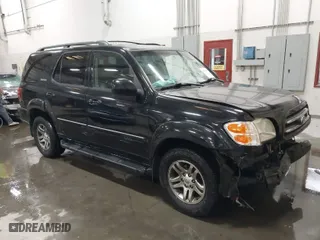 2004 Toyota Sequoia Limited with VIN 5TDZT38A24S226055, listed as a IAAI auction lot 40219005 with 226,445 mi miles. Bid and sale history available at carsss.com. Image 1.