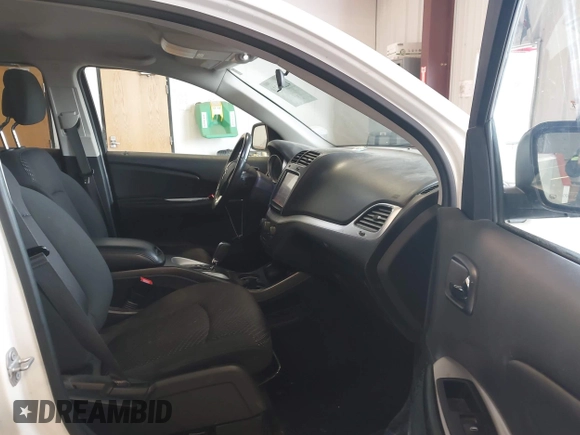 2018 Dodge Journey SXT with VIN 3C4PDDBGXJT469945, listed as a IAAI auction lot 42266310 with 121,871 mi miles and . Bid and sale history available at DreamBid. Image 5.